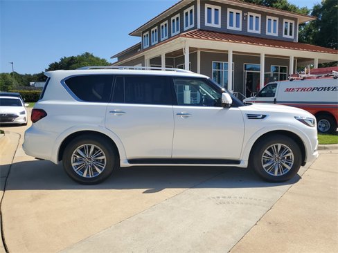 Used 2024 INFINITI QX80 Luxe image 8