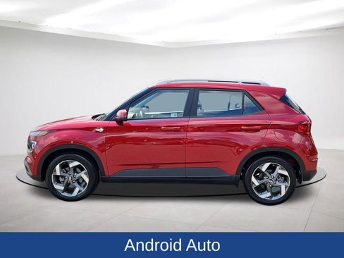 Used 2024 Hyundai Venue SEL image 4