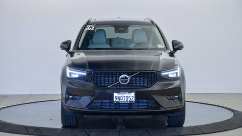 Certified 2025 Volvo XC40 B5 Plus w/ Climate Package image 7