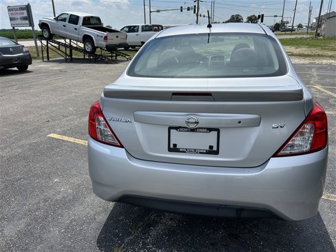Used 2017 Nissan Versa SV image 4