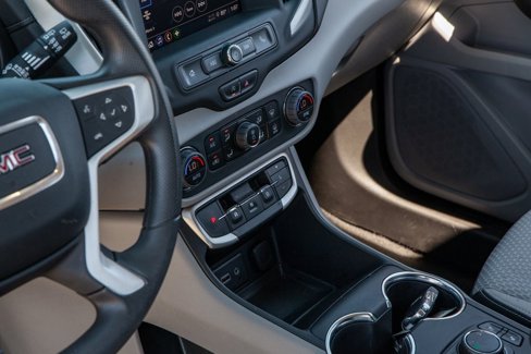 Used 2023 GMC Terrain SLE w/ Driver Convenience Package image 14