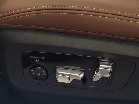 New 2026 BMW X7 xDrive40i w/ Executive Package image 30
