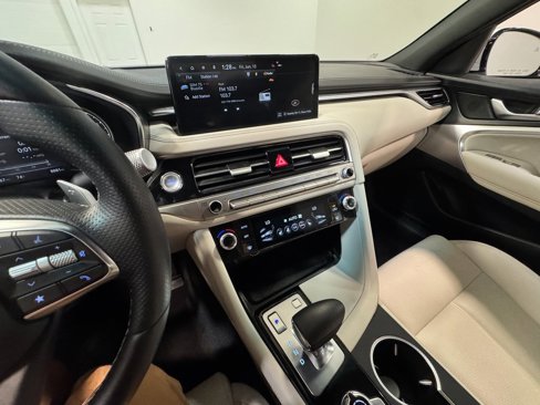 Used 2025 Genesis G70 2.5T image 80