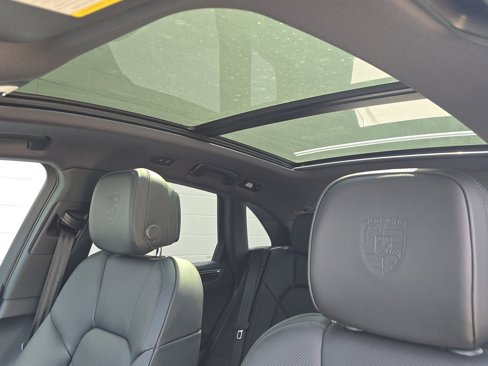 New 2025 Porsche Macan S image 13