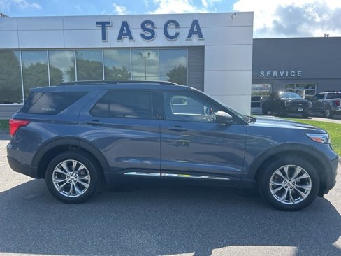Used 2021 Ford Explorer XLT w/ Equipment Group 202A image 8