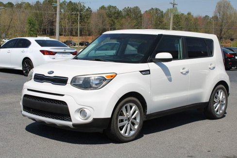 Used 2019 Kia Soul + image 3
