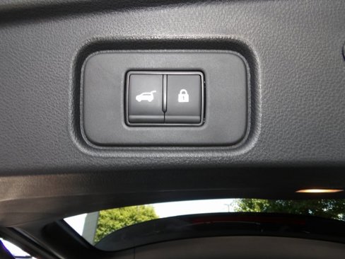 Certified 2023 Nissan Pathfinder Platinum image 11
