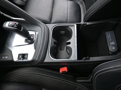 Certified 2020 Jaguar E-PACE R-Dynamic SE image 30
