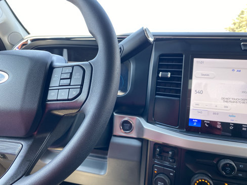 New 2025 Ford F250 4x4 Crew Cab Super Duty image 10