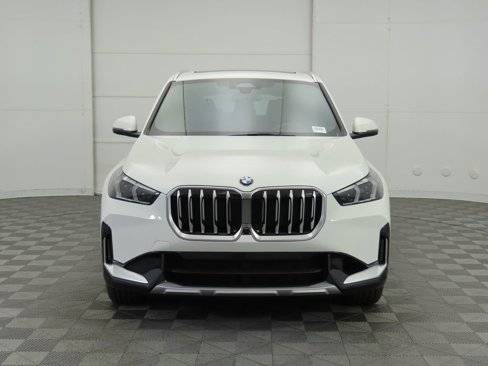 Used 2025 BMW X1 xDrive28i w/ Premium Package image 3