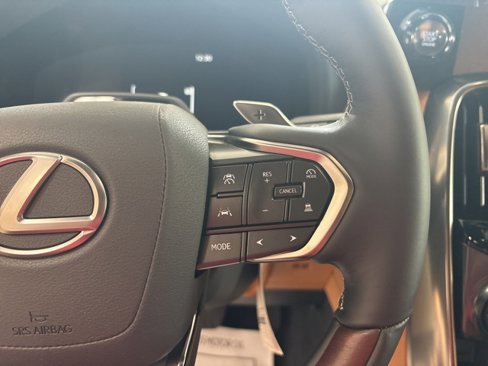 New 2025 Lexus LX 600 4WD w/ Luxury Package image 14