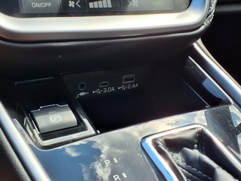 Certified 2025 Subaru Outback Premium image 16