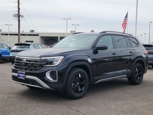 New 2025 Volkswagen Atlas Peak Edition SE image 6