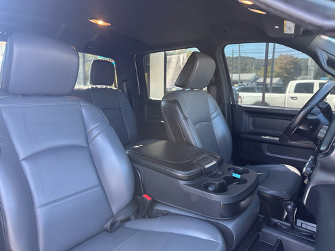 Used 2023 RAM 2500 Tradesman w/ Chrome Appearance Group image 13