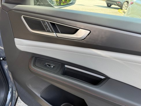 New 2025 Volkswagen Atlas Peak Edition SE image 31