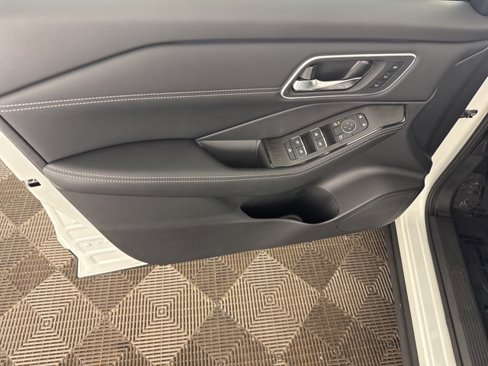 New 2026 Nissan Rogue Platinum image 18