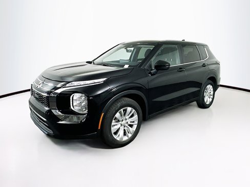 Used 2025 Mitsubishi Outlander ES image 3