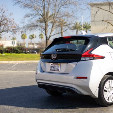 Used 2023 Nissan Leaf S image 9
