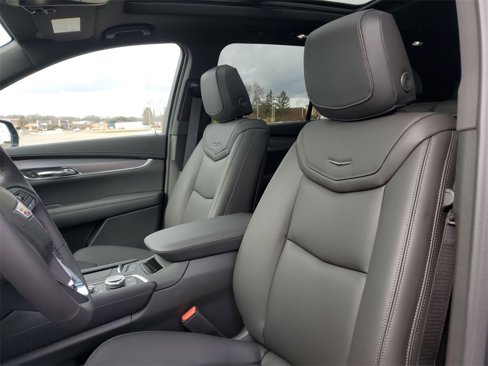 New 2025 Cadillac XT6 Luxury image 19