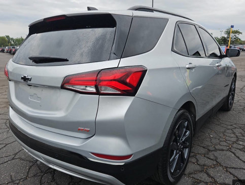 Used 2022 Chevrolet Equinox RS w/ RS Leather Package image 5