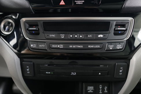 Used 2017 Honda Pilot Touring image 33