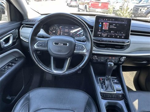 Used 2022 Jeep Compass Limited image 3
