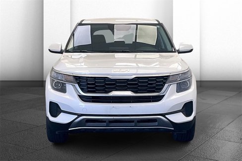 Used 2023 Kia Seltos LX image 2