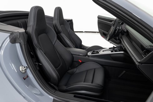 Used 2024 Porsche 911 Carrera image 34