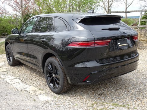 New 2026 Jaguar F-PACE R-Dynamic S image 7