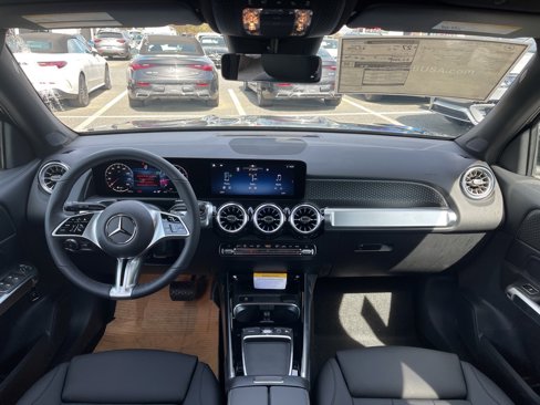 New 2025 Mercedes-Benz GLB 250 4MATIC image 6