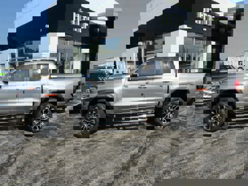 New 2026 GMC Canyon Denali image 3