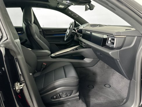 New 2025 Porsche Macan Turbo Electric image 29