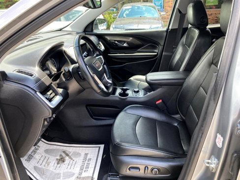 Used 2023 GMC Terrain SLT image 12