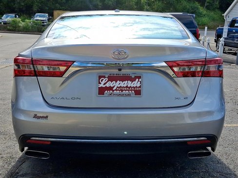 Used 2017 Toyota Avalon XLE image 5