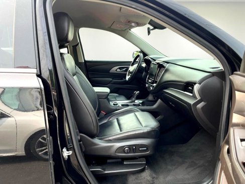 Used 2019 Chevrolet Traverse LT image 18