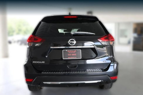 Used 2018 Nissan Rogue SL image 4
