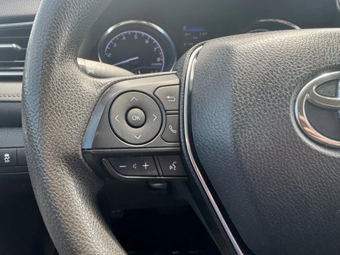 Used 2019 Toyota Camry LE image 20
