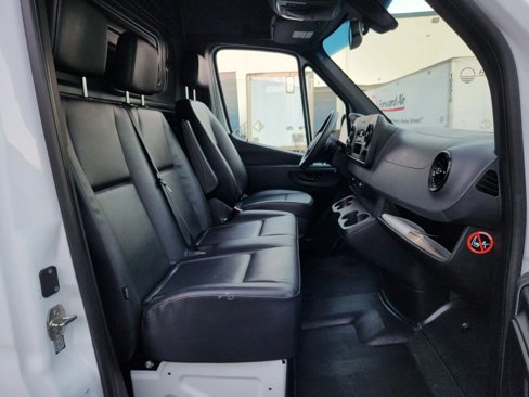 Used 2021 Mercedes-Benz Sprinter 3500 image 14