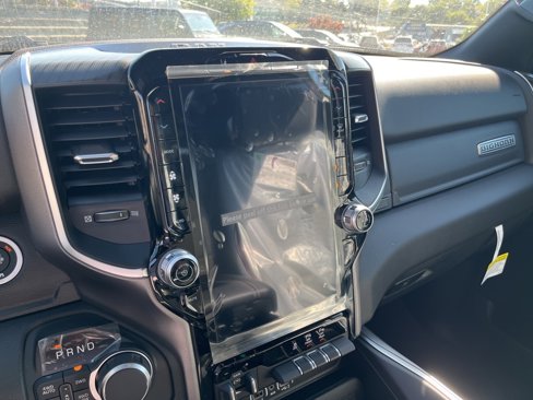New 2026 RAM 1500 4x4 Crew Cab image 13