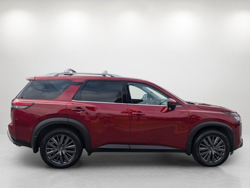 Used 2022 Nissan Pathfinder SL image 4