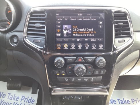 Used 2022 Jeep Grand Cherokee Laredo X image 41