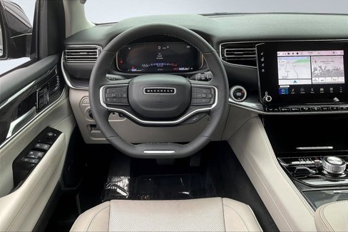 Used 2024 Jeep Wagoneer L 4WD w/ Premium Group I image 5