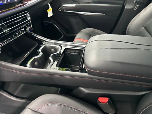 New 2026 Chevrolet Traverse RS image 17