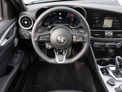 New 2025 Alfa Romeo Giulia AWD image 33
