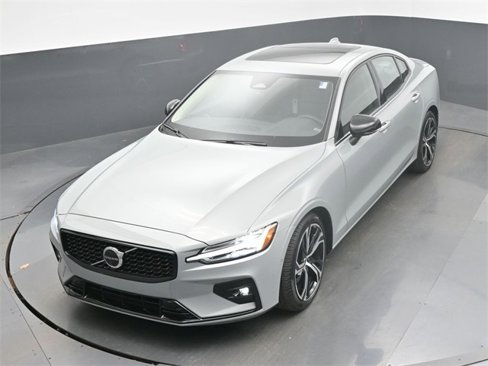 Used 2025 Volvo S60 B5 Plus w/ Protection Package Premier image 44