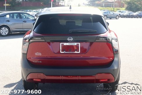 Used 2025 Nissan Kicks SV w/ Charging Package image 6