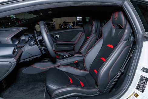 Used 2021 Lamborghini Huracan EVO image 17
