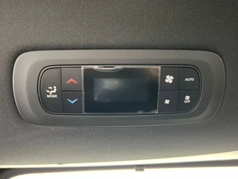 New 2025 Chrysler Pacifica Select image 25