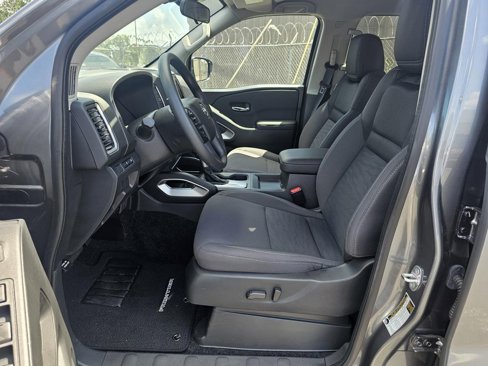 Used 2024 Nissan Frontier SV image 24