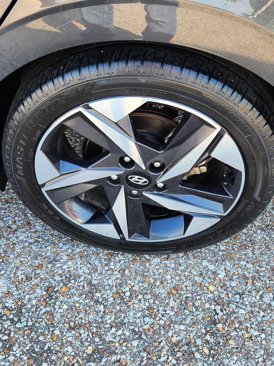 Used 2021 Hyundai Elantra Limited w/ Cargo Package image 12